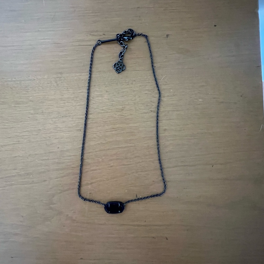 Kendra Scott necklace